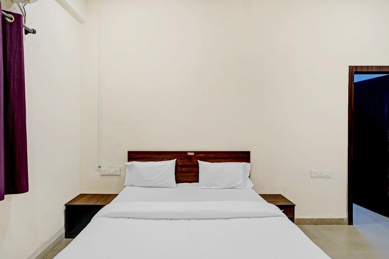Amba Executive An Apartment Hotel Mundhva Eksteriør bilde